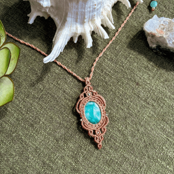 Nerida: Halsband med Hemimorfit