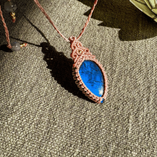 Nyx: Halsband med Labradorit - Bild 4