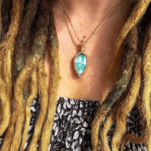 Azura: Halsband med Hemimorfit